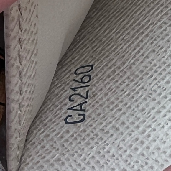 🌹♥️Louis Vuitton Sarah Wallet♥️🌹 - Picture 8 of 13